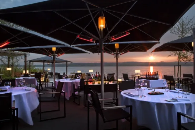 Romantisch terras bij Restaurant Aan de Poel