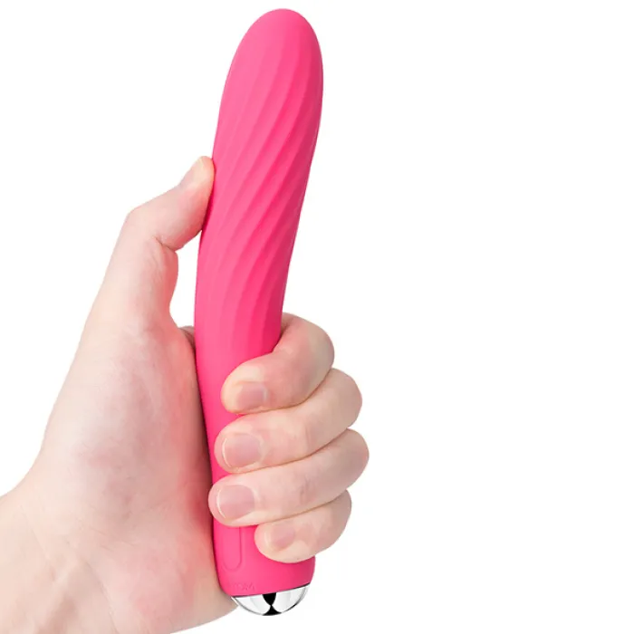 Anya, goede verwarmende staaf vibrator in hand