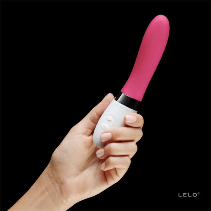 Liv 2 van lelo in hand