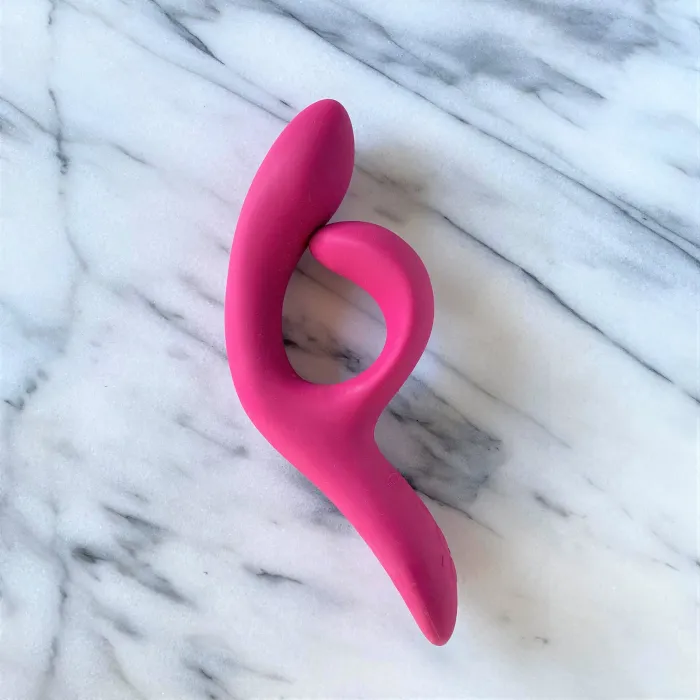 We-Vibe Nova 2 met staafgedeelte gebogen